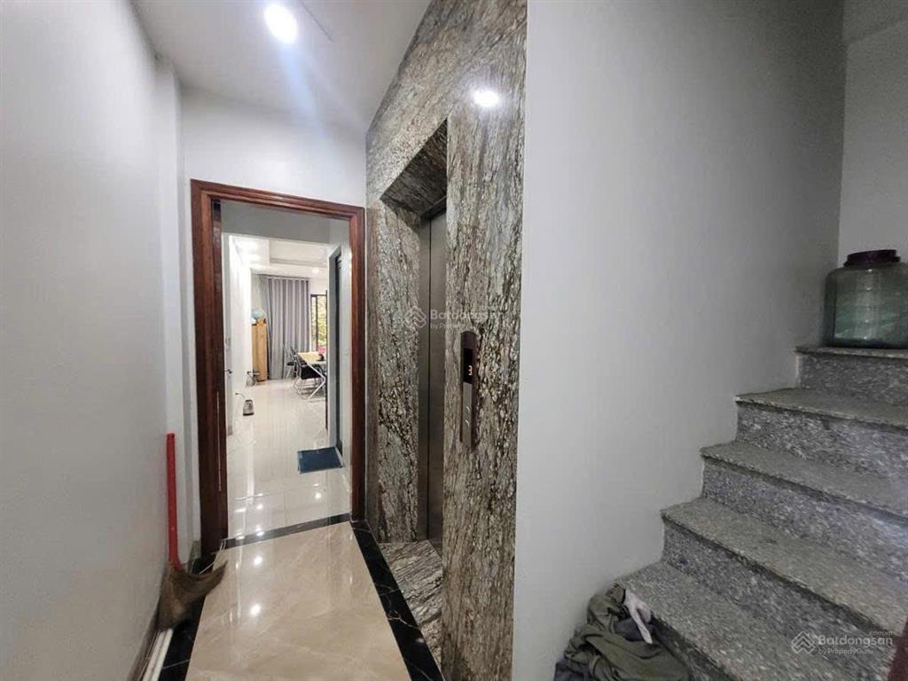 Bán gấp nhà 42m 5 tầng thang máy ngõ thông ô tô kđt văn khê hà đông vị trí đẹp view thoáng sáng