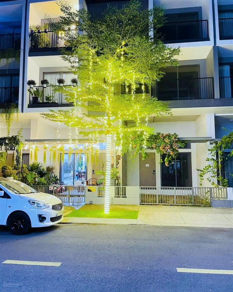 Chỉ 15 triệu/ tháng cho thuê bt đẹp tại the standard cental park bd