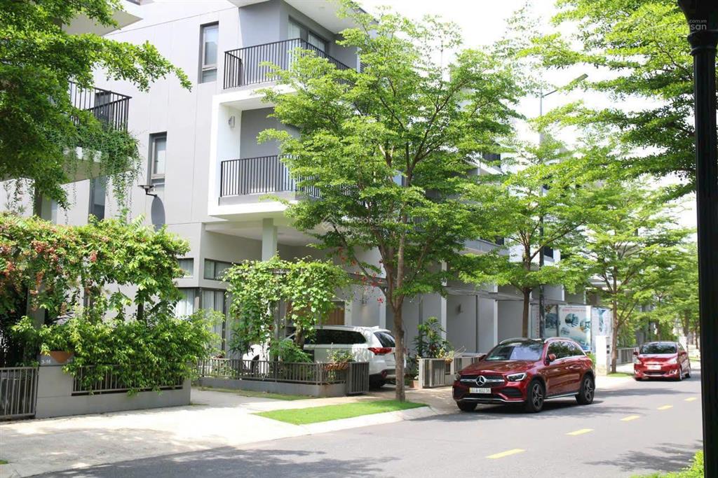 Bán gấp 4,8 tỷ nhà phố the standard bình dương