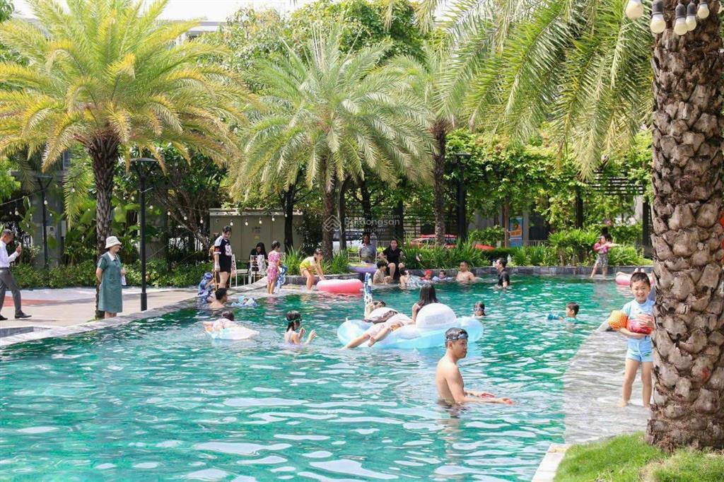 Bán gấp 4,8 tỷ nhà phố the standard bình dương