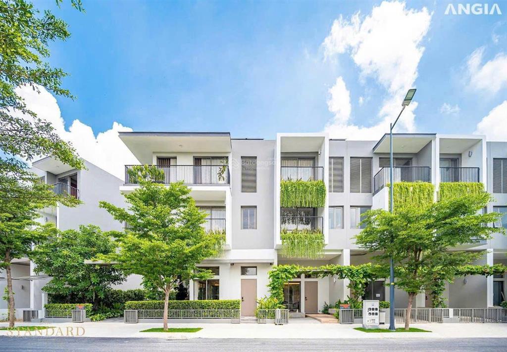 Bán gấp 4,8 tỷ nhà phố the standard bình dương