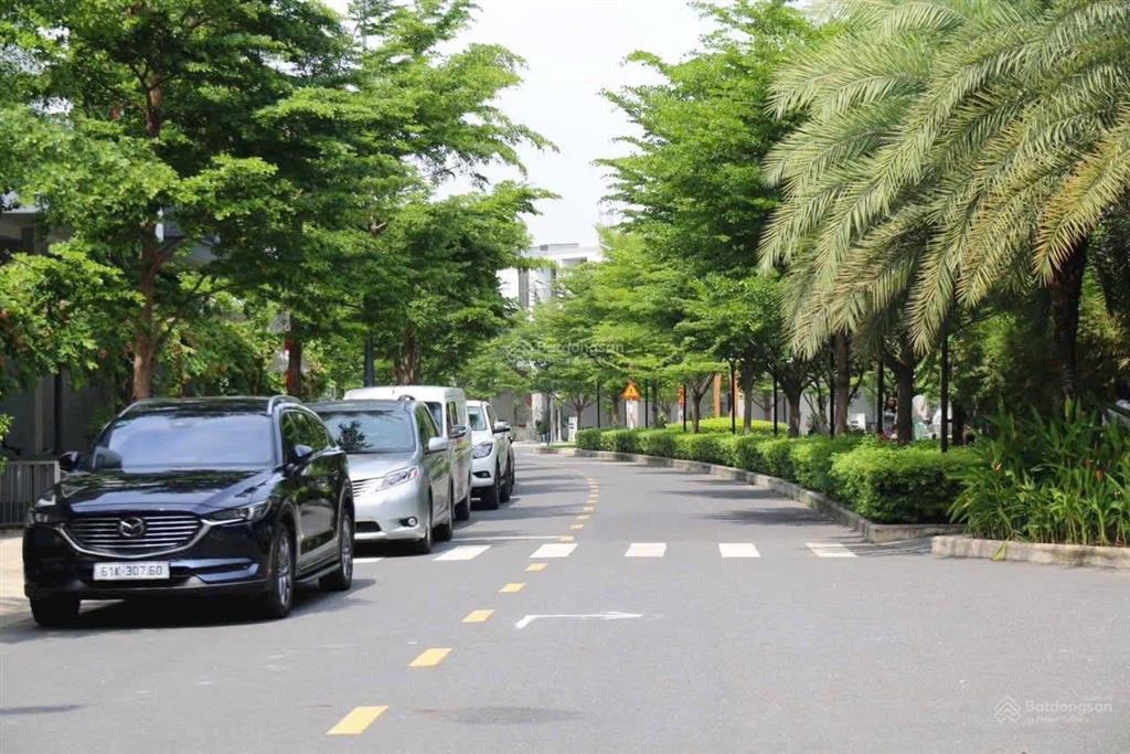 Bán lỗ sâu giá 3,7 tỷ nhà phố the standard an gia bình dương