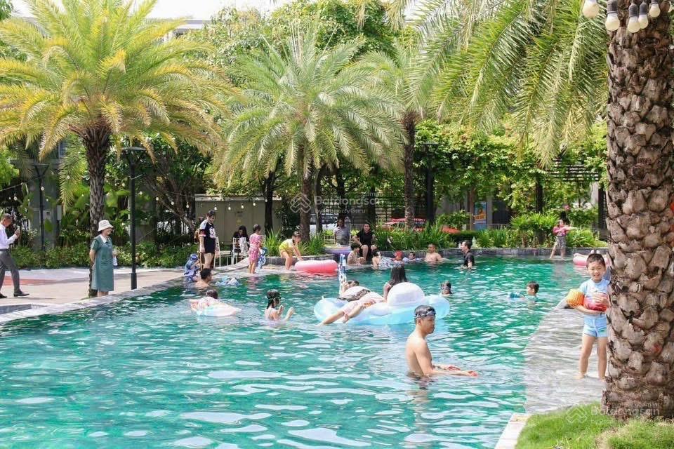 Bán lỗ sâu giá 3,7 tỷ nhà phố the standard an gia bình dương