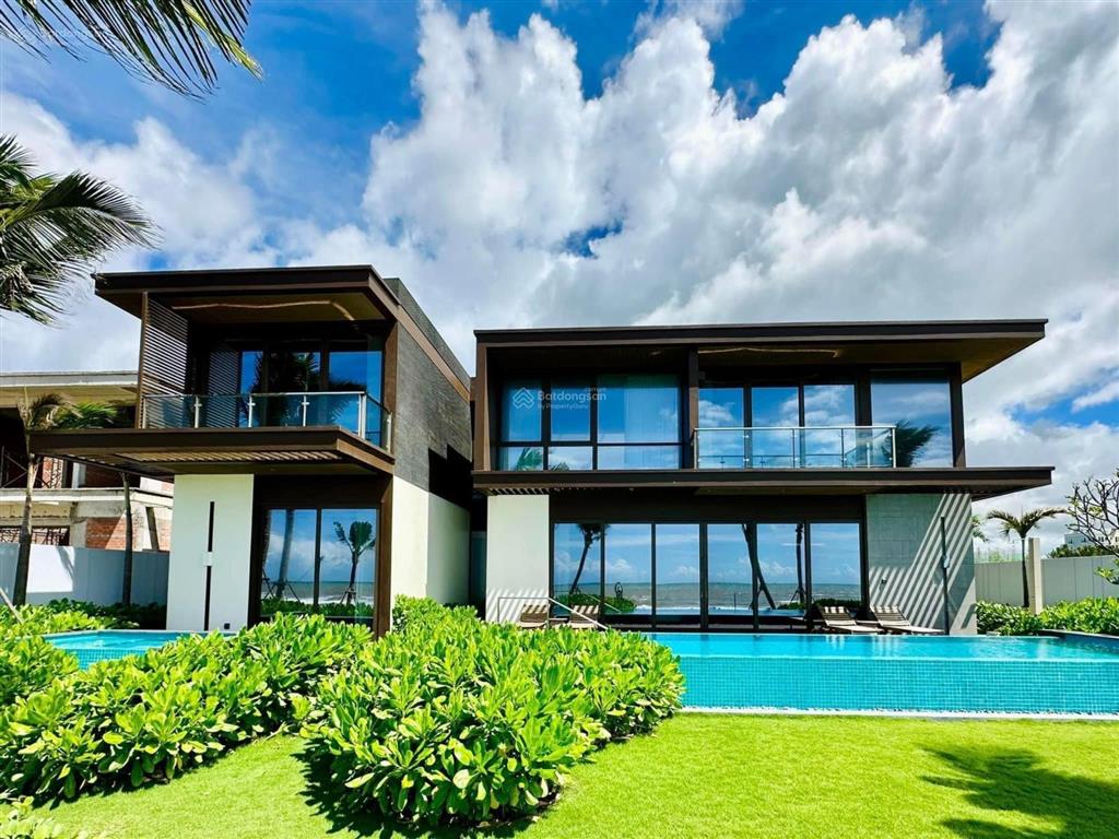 01 căn villa 760m2  3pn mặt biển hyatt regency hồ tràm sắp bàn giao. ko bắt buộc tg cho thuê