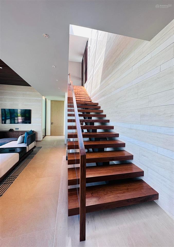 01 căn villa 760m2  3pn mặt biển hyatt regency hồ tràm sắp bàn giao. ko bắt buộc tg cho thuê