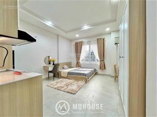 Phòng cao cấp, ngay đường 3 tháng 2, ban công thoáng, full nội thất mới