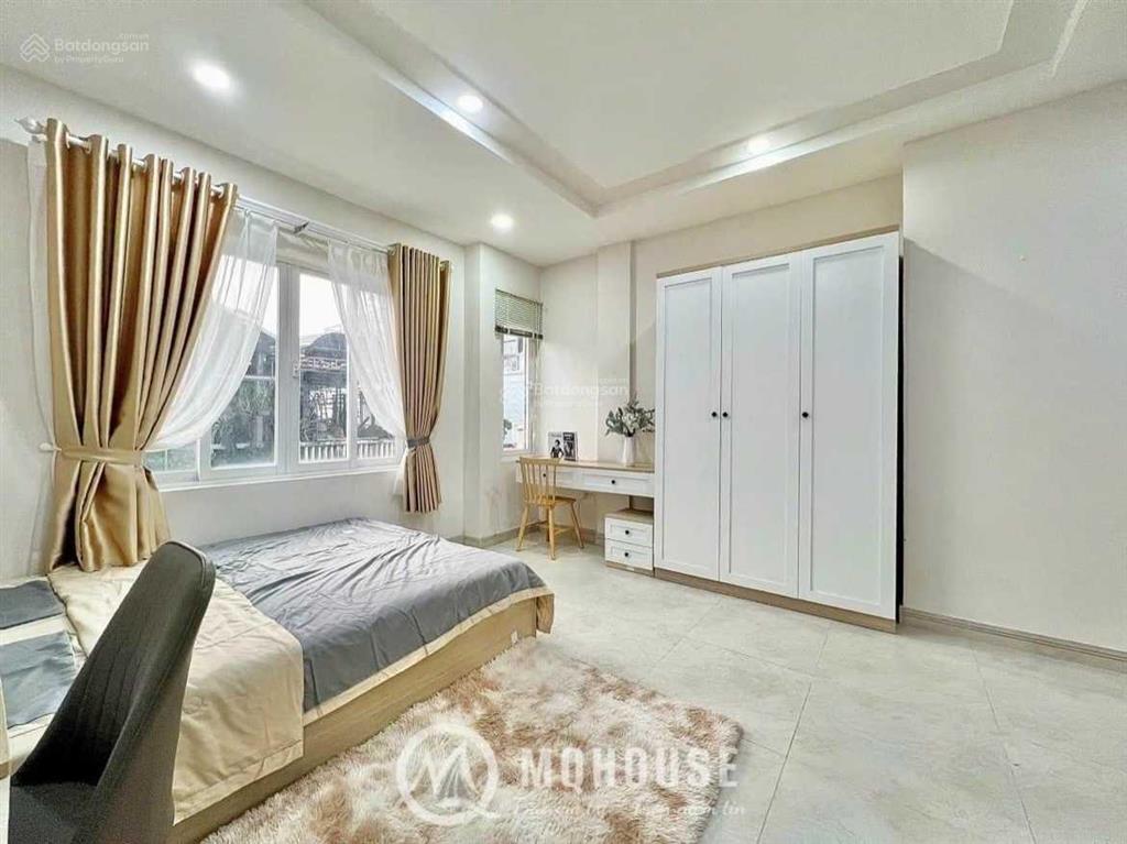 Phòng cao cấp, ngay đường 3 tháng 2, ban công thoáng, full nội thất mới