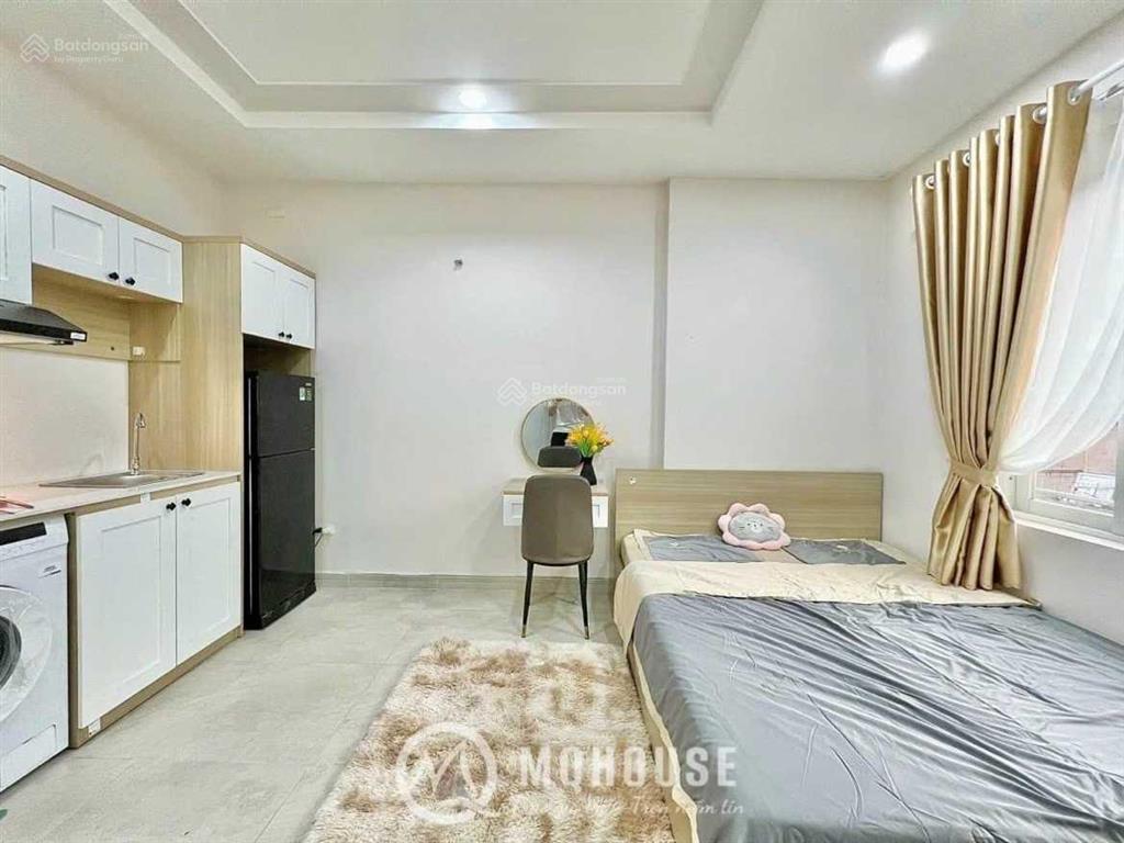Phòng cao cấp, ngay đường 3 tháng 2, ban công thoáng, full nội thất mới