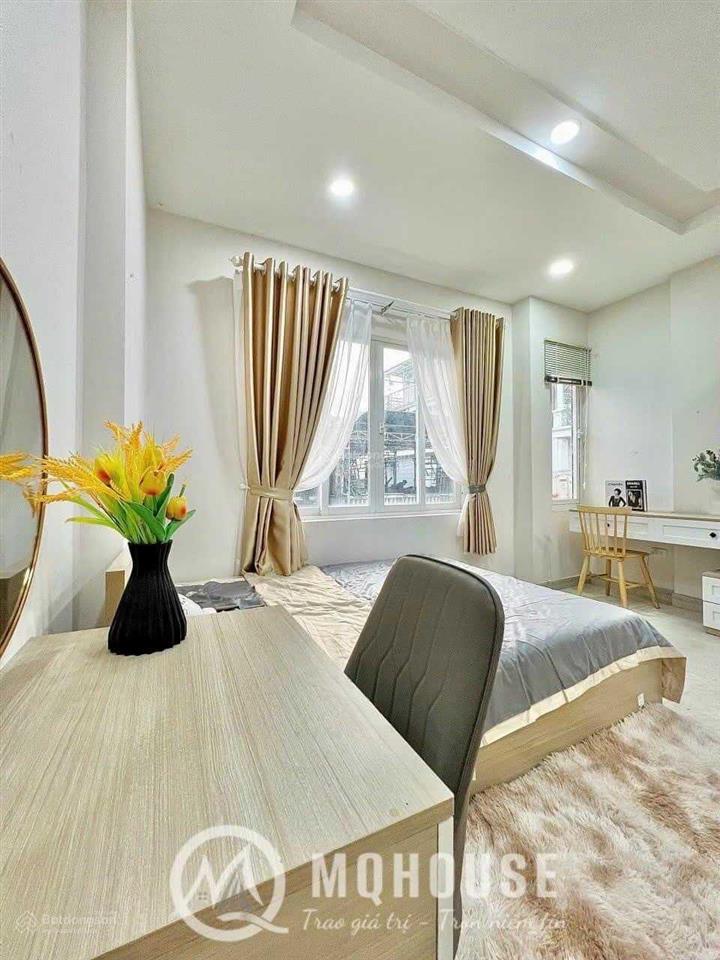 Phòng cao cấp, ngay đường 3 tháng 2, ban công thoáng, full nội thất mới