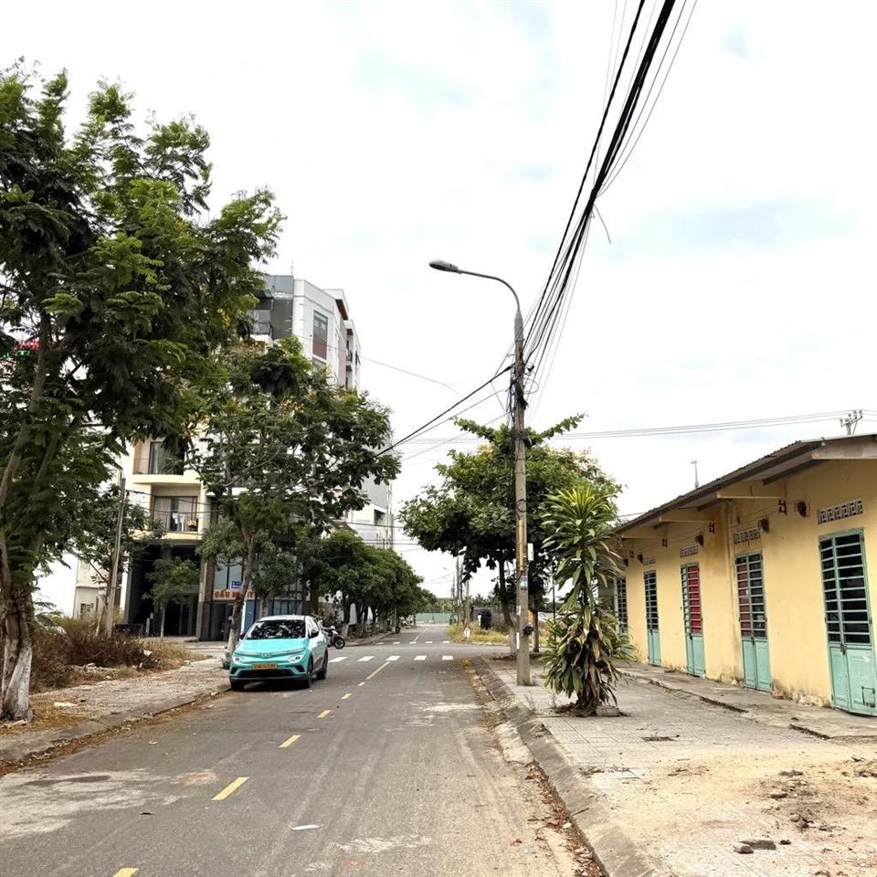 Lô hiếm có đường hoàng công chất  ngay bãi tắm sơn thủy  cạnh 1 loạt dự án khách sạn đang xây