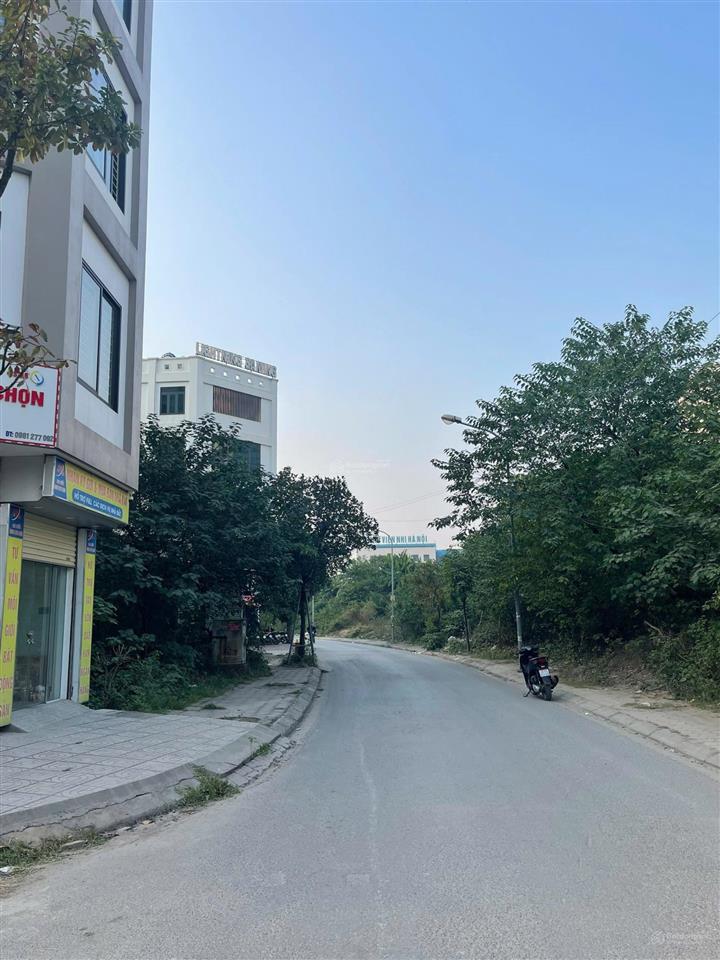 Chị gái bán lô đất khu c yên nghĩa. trục chính lưu thông. kinh doanh siêu đẹp. nhìn trường phenikaa
