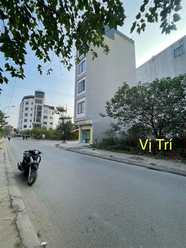 Chị gái bán lô đất khu c yên nghĩa. trục chính lưu thông. kinh doanh siêu đẹp. nhìn trường phenikaa