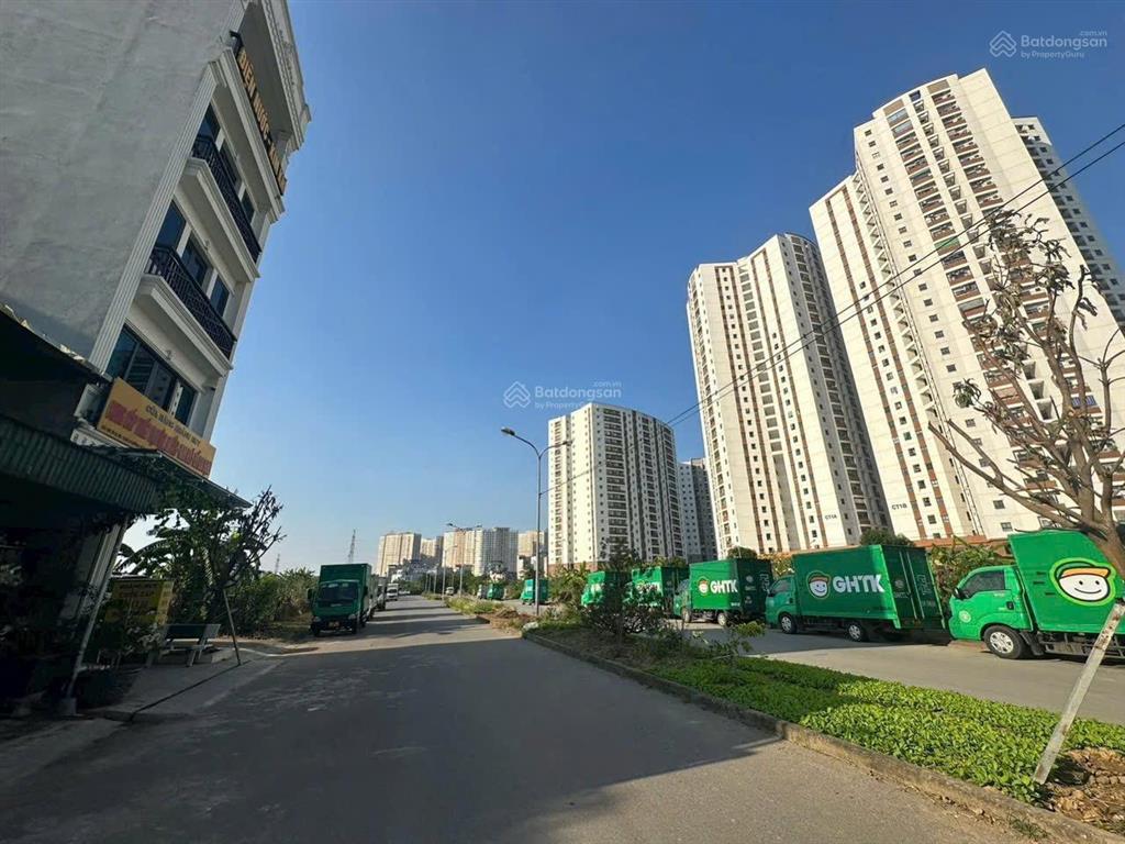 Lô góc mặt đường đôi 24m khu b yên nghĩa. ngã tư chân chung cư ct1.2.3 yên nghĩa.  em vinh