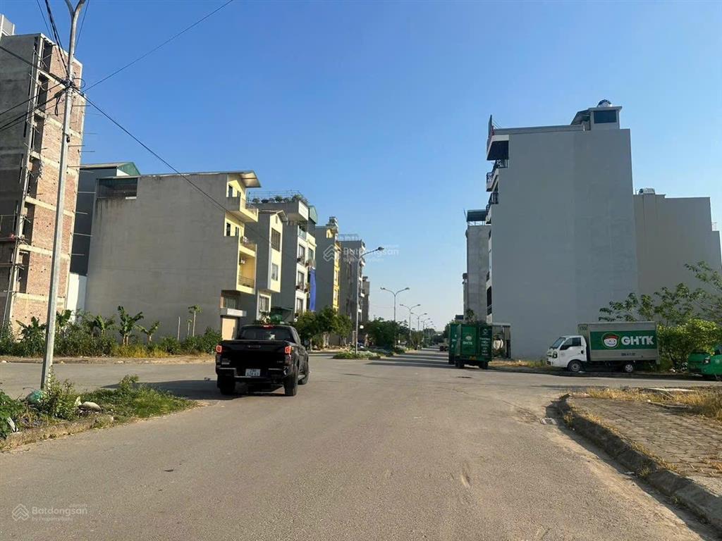 Lô góc mặt đường đôi 24m khu b yên nghĩa. ngã tư chân chung cư ct1.2.3 yên nghĩa.  em vinh