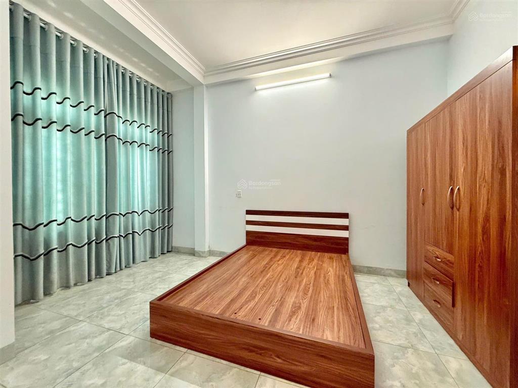 Cần bán gấp nhà 4 tầng dịch vụ khu c yên nghĩa
 vị trí kinh doanh nằm trên trục lưu thông đông đuc