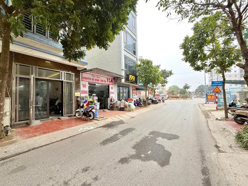 Cần bán gấp nhà 4 tầng dịch vụ khu c yên nghĩa
 vị trí kinh doanh nằm trên trục lưu thông đông đuc