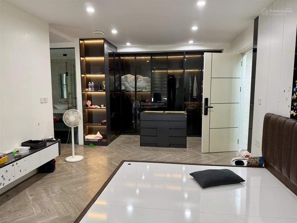 Căn góc 7 tầng thang máy dân xây mới đầy đủ nội thất đẹp. khu c dịch vụ yên nghĩa