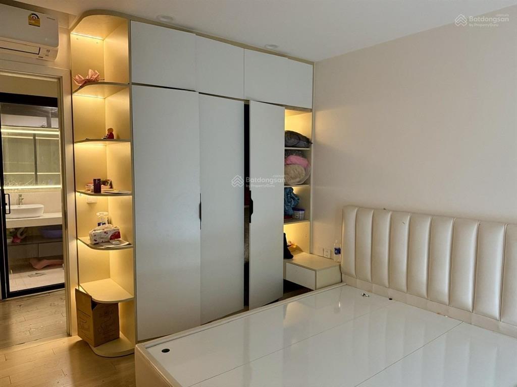 Căn góc 7 tầng thang máy dân xây mới đầy đủ nội thất đẹp. khu c dịch vụ yên nghĩa