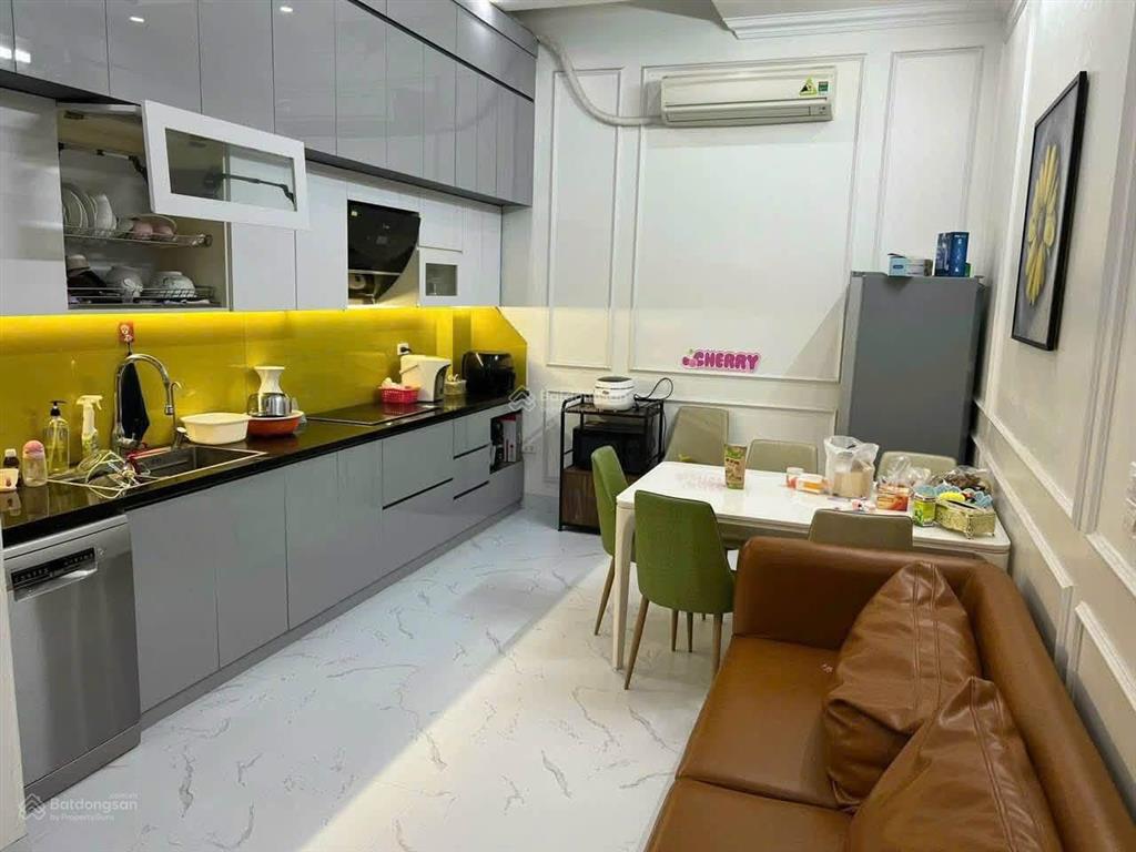 Chủ cần bán trong tháng giá nét cho khách thiện chí
nhà phân lô vỉa hè ô tô tránh nhau 50m2 x 4t