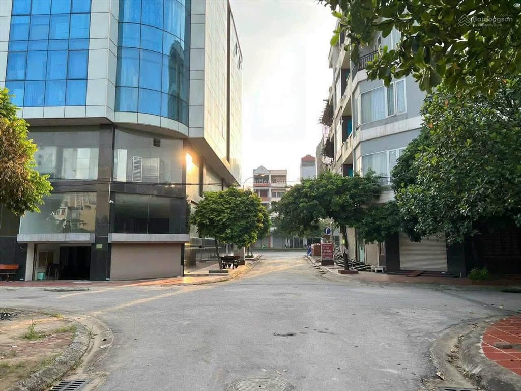 Chủ cần bán trong tháng giá nét cho khách thiện chí
nhà phân lô vỉa hè ô tô tránh nhau 50m2 x 4t