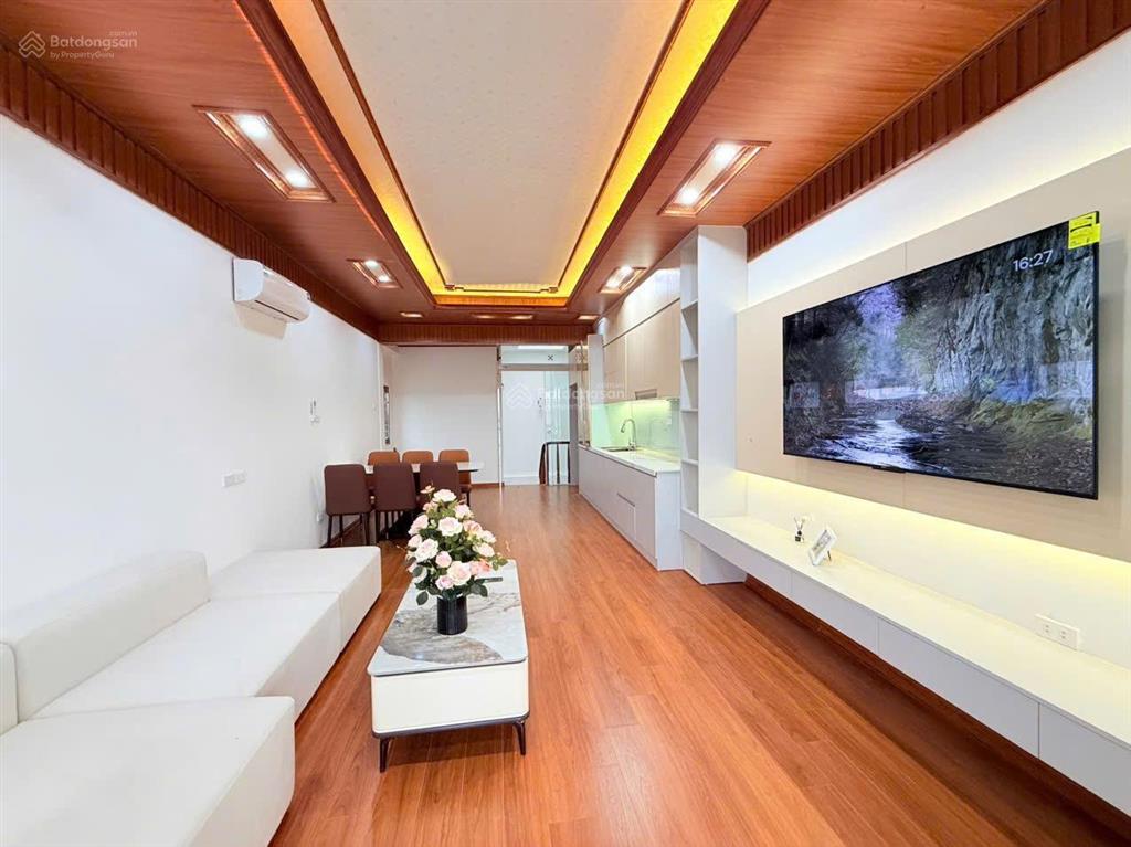 Nhà 7 tầng thang máy mới hoàn thiện đầy đủ nội thất xịn sò. dịch vụ la khê ngay ngã tư lê trọng tân