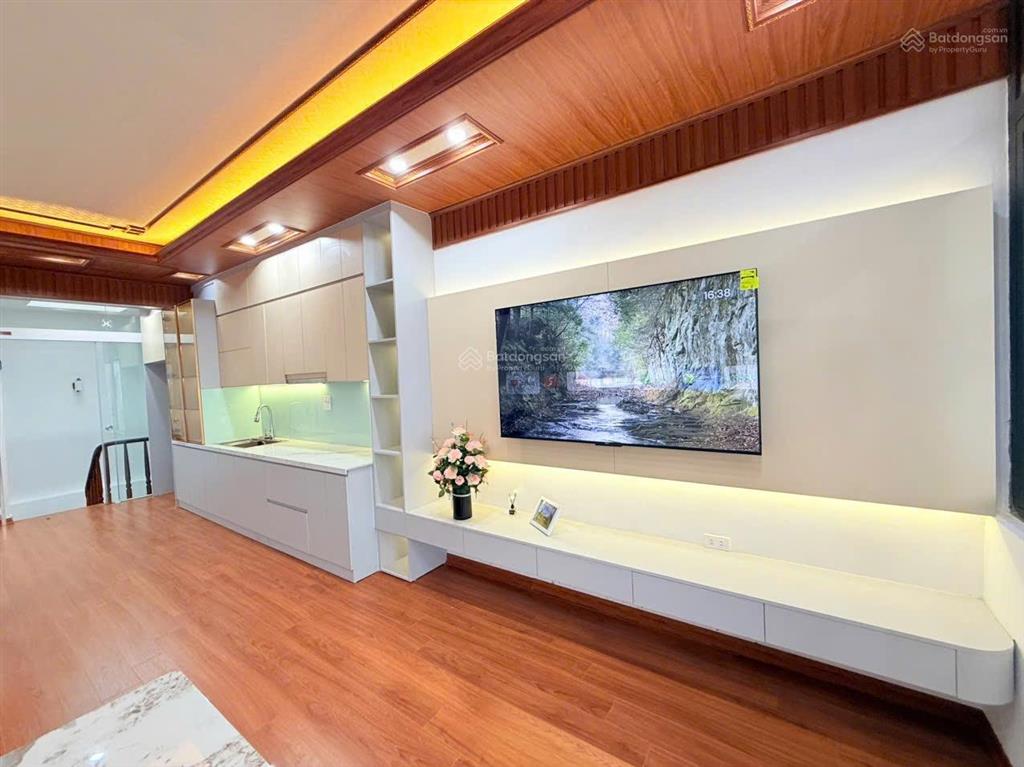 Nhà 7 tầng thang máy mới hoàn thiện đầy đủ nội thất xịn sò. dịch vụ la khê ngay ngã tư lê trọng tân