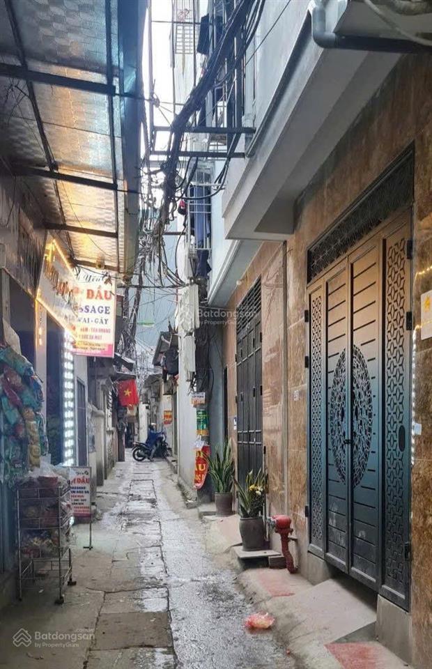 Chính chủ chào bán chdv ngõ thông ô tô yên xá. toà ccmn 7 tầng thang máy 17 pkk 75 triệu tháng