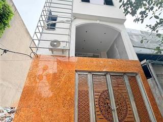 180 triệu m2. duy nhất 1 chdv dương nội tiềm năng tăng trưởng kép. 7 tầng 22 phòng 90 triệu 7%