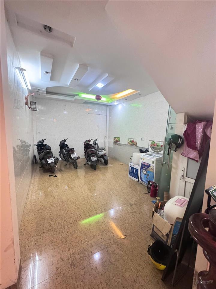 Chdv phân lô vỉa hè hàng bè mậu lương kiến hưng. 7 tầng 11 phòng 60 triệu/tháng