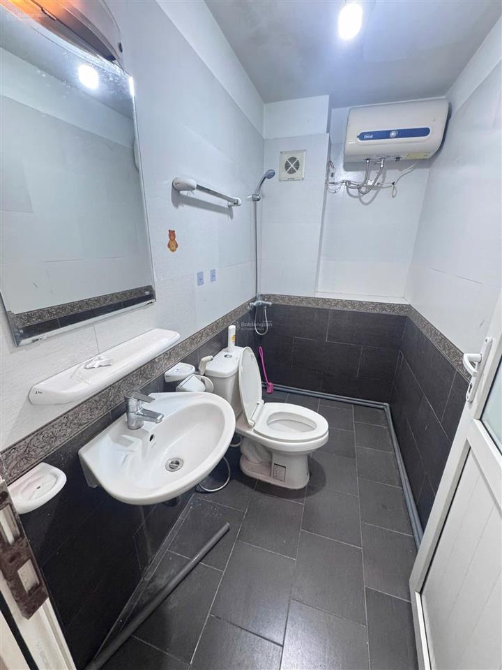 Chdv phân lô vỉa hè hàng bè mậu lương kiến hưng. 7 tầng 11 phòng 60 triệu/tháng