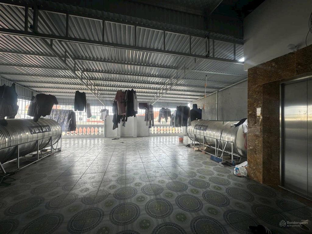 Chỉ 200 triệu m2. toà chdv đường ô tô tránh tại geleximco hà đông, 140m2 25 pkk 120 triệu 6%