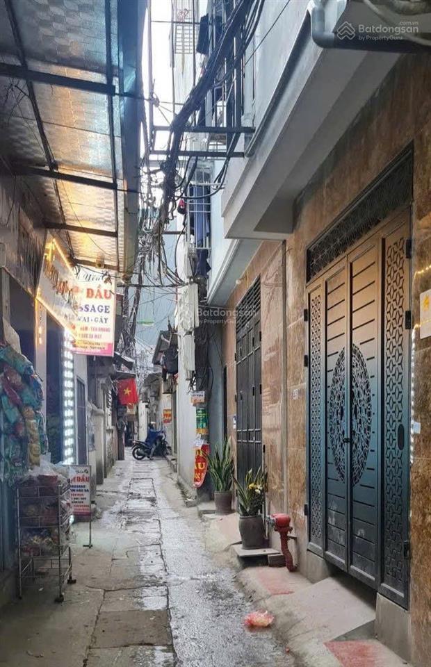 Chính chủ chào bán chdv ngõ thông ô tô yên xá. toà ccmn 7 tầng thang máy 17 pkk 75 triệu tháng