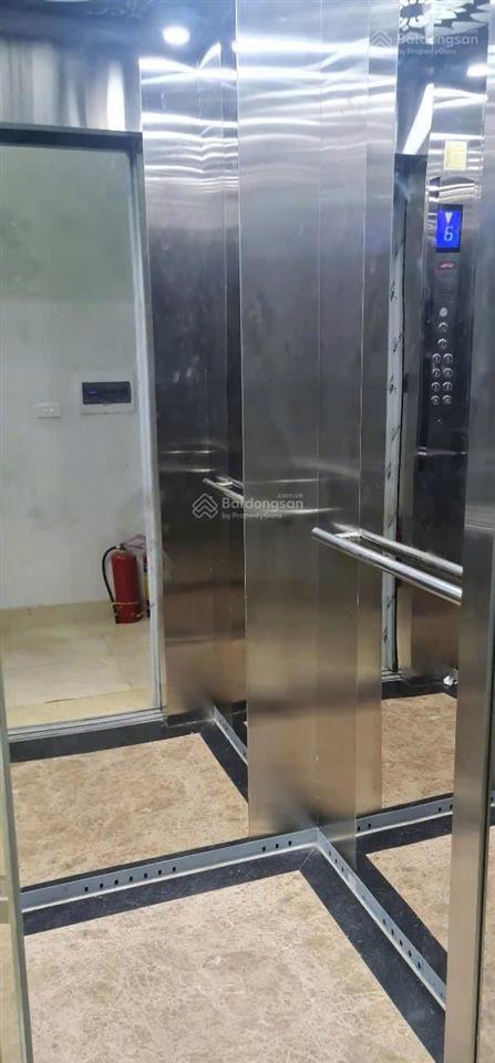 Chính chủ chào bán chdv ngõ thông ô tô yên xá. toà ccmn 7 tầng thang máy 17 pkk 75 triệu tháng