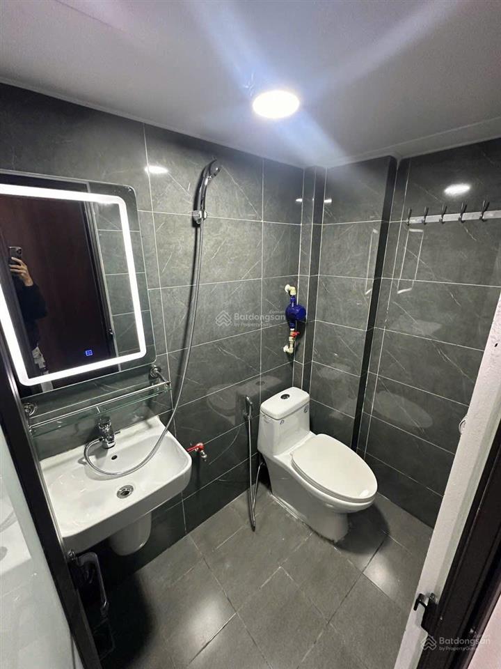Chỉ 15,8 tỷ nhà ô tô đỗ cách nhà 100m. nguyễn văn trỗi  mỗ lao. 6 tầng 16 phòng 70 triệu