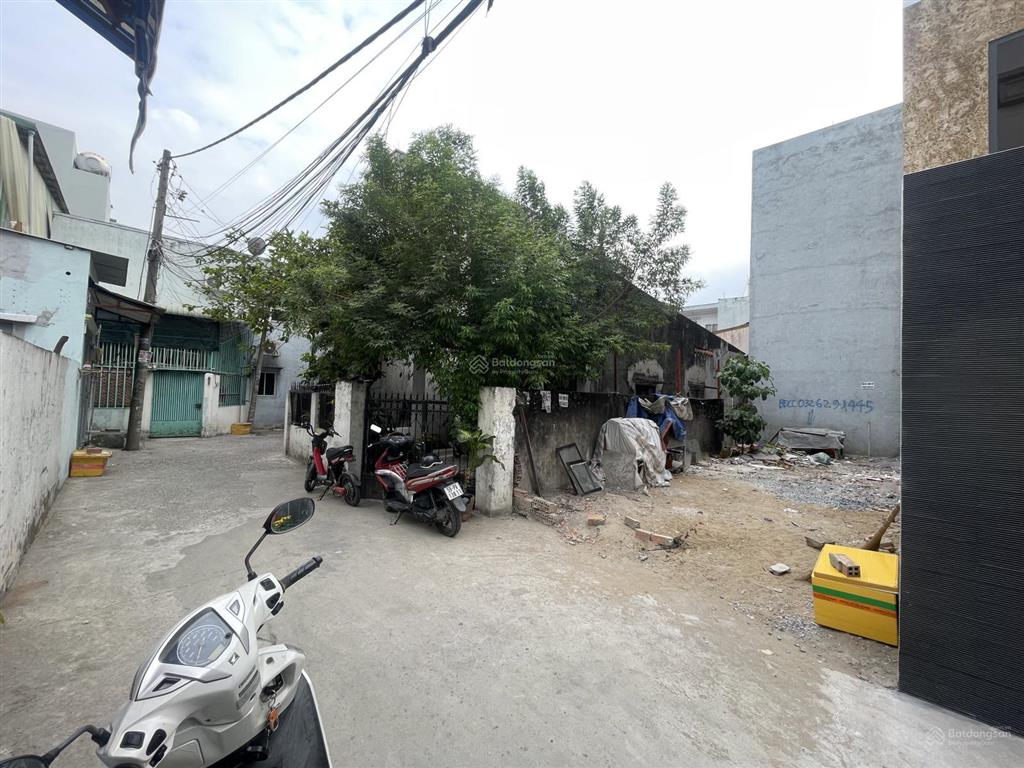 Ngang 4,2m ngay cạnh chợ trung tâm vuông vắn tổng diện tích 57,2m đi bộ đến chợ và các siêu thị lớn