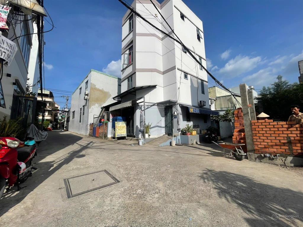 Ngang 4,2m ngay cạnh chợ trung tâm vuông vắn tổng diện tích 57,2m đi bộ đến chợ và các siêu thị lớn