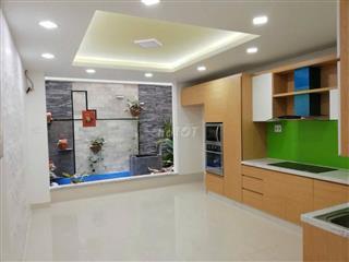 Bán nhà Âu Cơ P9 Tân Bình, 70m2, 5 tầng ,hẻm 5m giá chỉ 8.9 tỷ