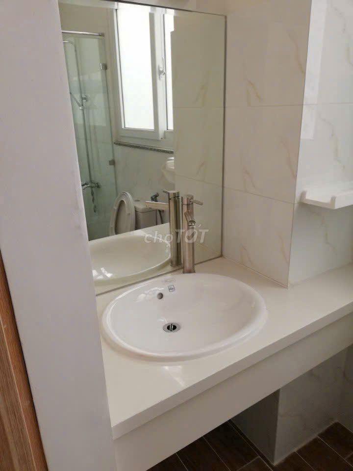 Bán nhà Âu Cơ P9 Tân Bình, 70m2, 5 tầng ,hẻm 5m giá chỉ 8.9 tỷ