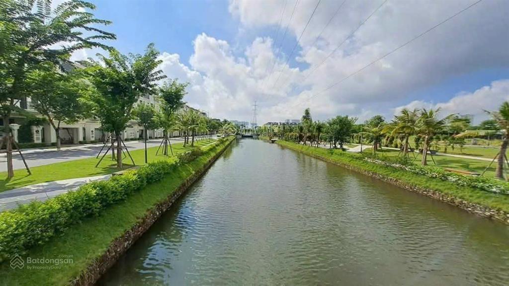 Em bán căn 2pn 68m2 view hồ điều hòa moonight 2 tầng 8 đẹp, số lộc view thoáng, ban công đông nam