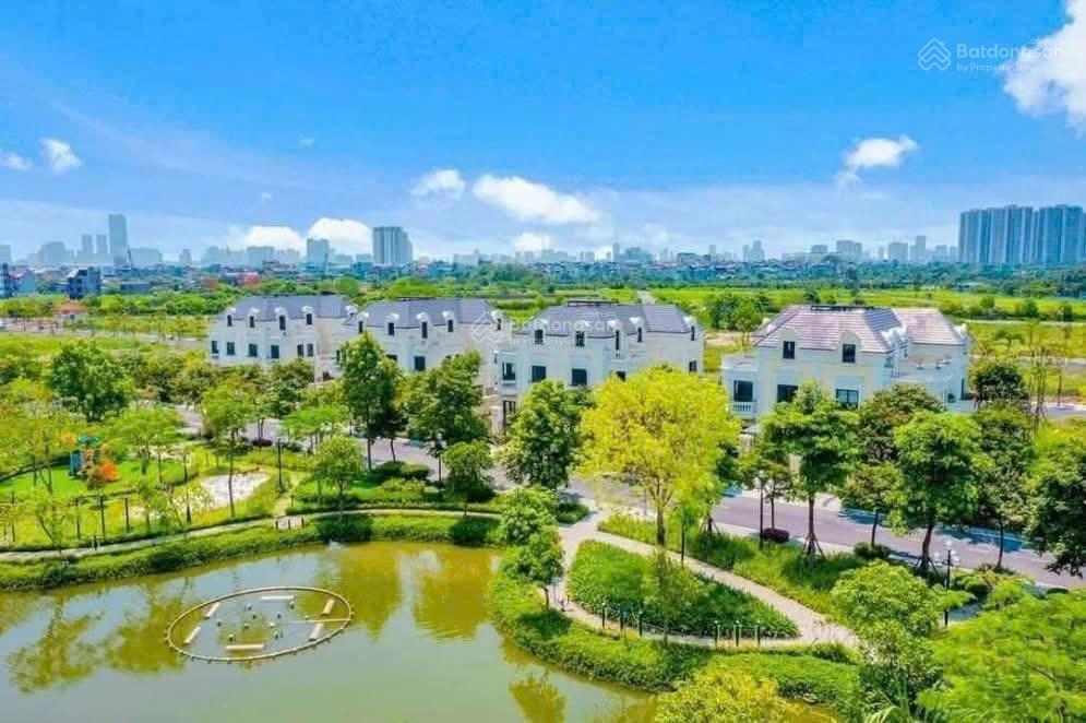 Em bán căn 2pn 68m2 view hồ điều hòa moonight 2 tầng 8 đẹp, số lộc view thoáng, ban công đông nam