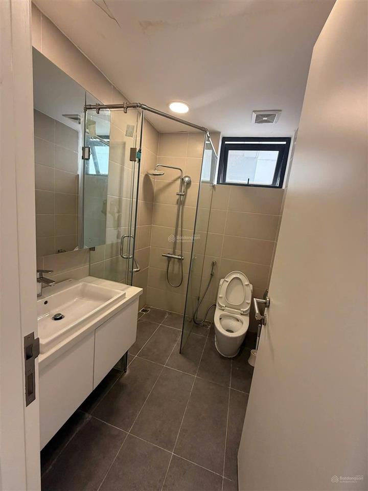 Bán gấp căn 3pn 138m2 tầng 15 view đẹp tòa paragon, để lại full nội thất và bao phí cn