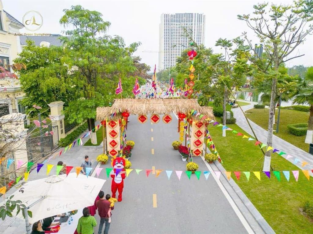View bể bơi tầng trung giá rẻ moonlight 2, e bán căn 3pn 80m2 thiết kế vuông đẹp cực thoáng