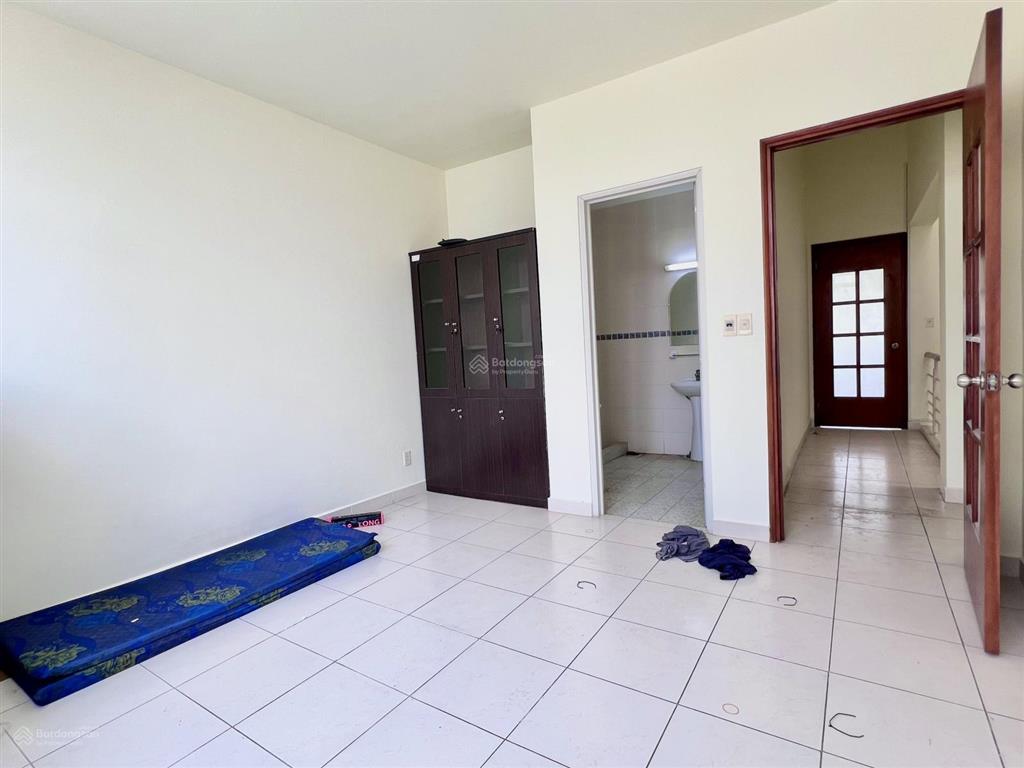 Cho thuê gấp mặt bằng 80m2 chỉ 10tr, tầng 2 nhà phố mỹ hưng đường nguyễn văn linh