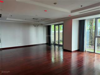 Cực hiếm căn hộ vincom center tầng sân vườn, 3pn căn góc view bến bạch đằng quận 1