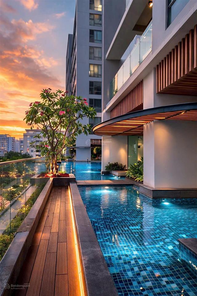 Bán căn hộ urban hill, phú mỹ hưng dt 109m2, 3 phòng ngủ, góc view hồ bơi cực đẹp