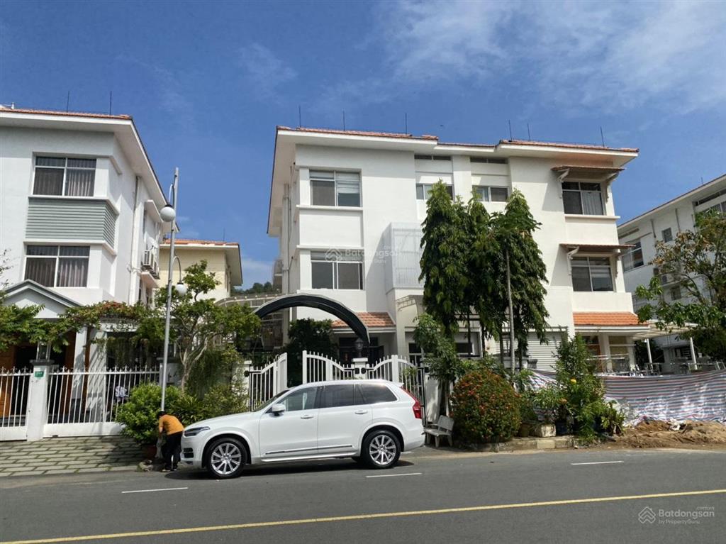 Bán căn biệt thự song lập ngay mặt tiền đường nguyễn cao 200m2, 3 lầu nhà đẹp