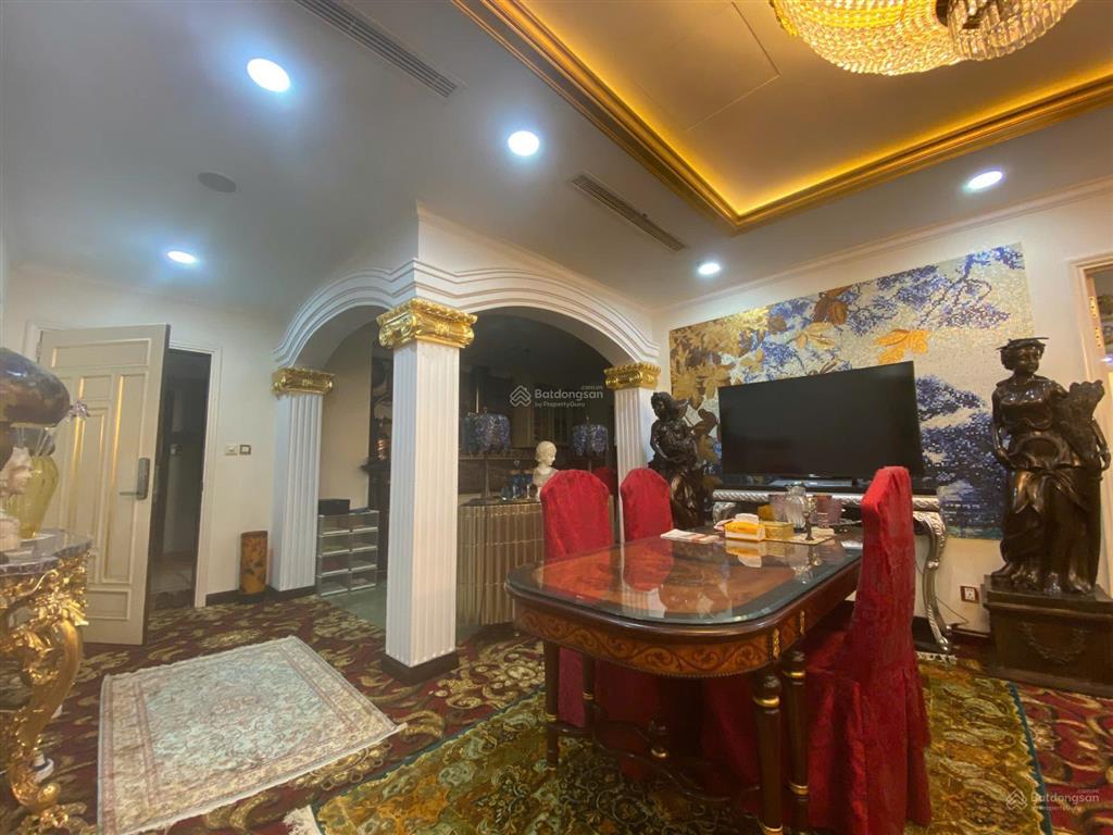 Bán căn hộ luxury vincom đồng khởi, 163m2, 3 phòng nhìn hồ bơi trung tâm quận 1
