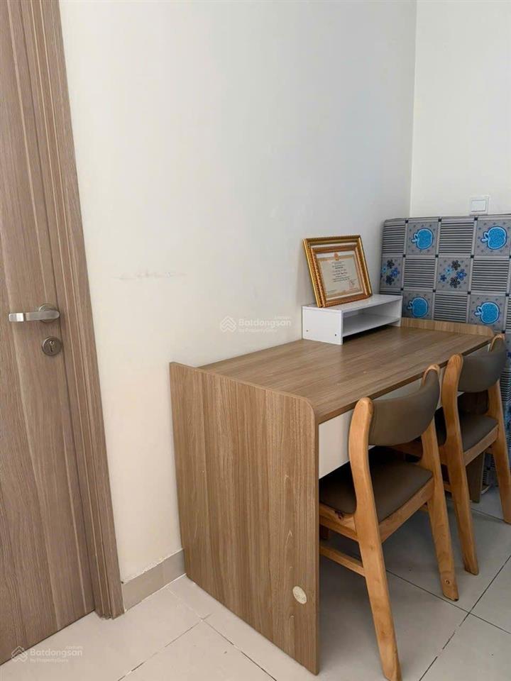 Cho thuê căn hộ 2pn + 1 full nội thất vinhomes smart city