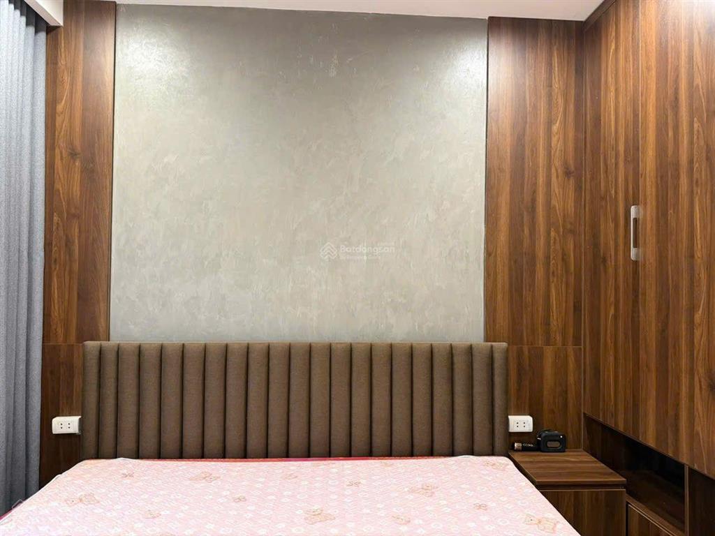Cho thuê căn hộ 2pn + 1 full nội thất vinhomes smart city