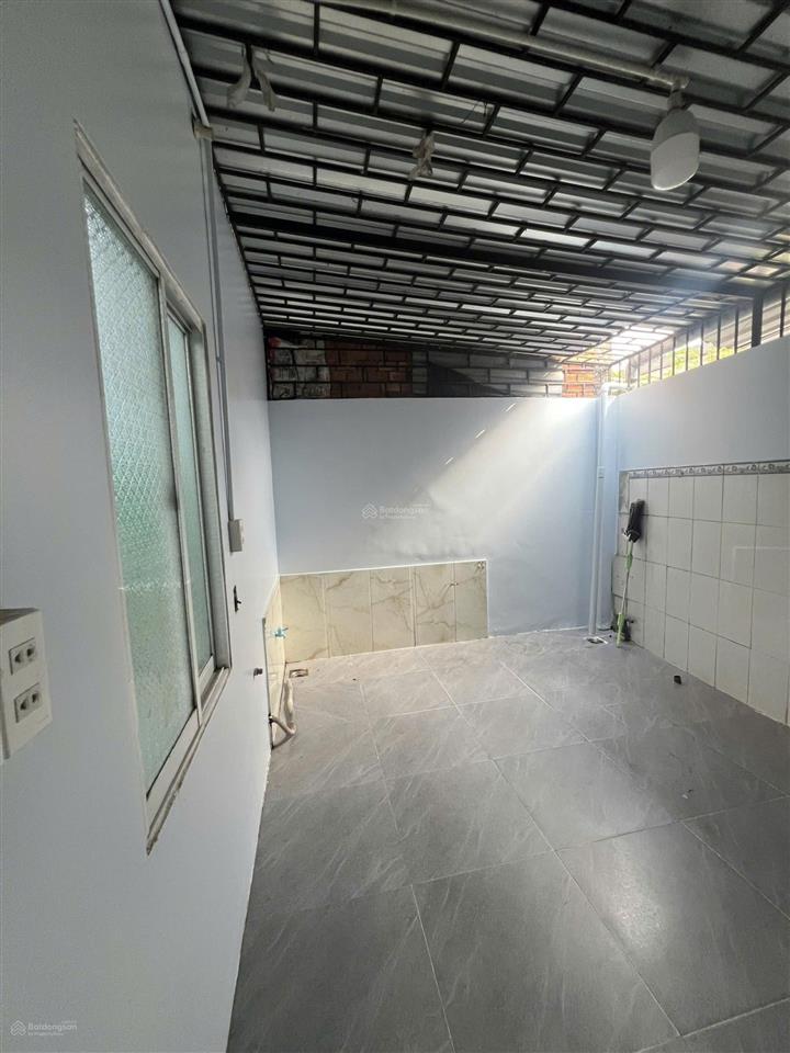 Nhà bán vi bằng cách đường chính vài chục mét ở gần cầu phước lộc